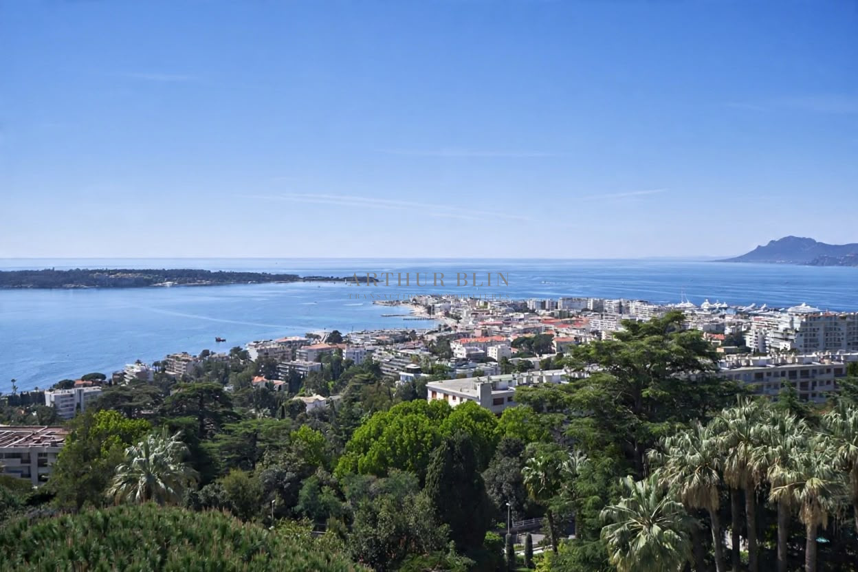 Appartement 3 pièces 140 m² · à Cannes · 140 m² · 2 490 000 €